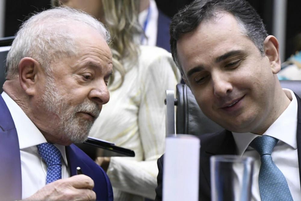 LULA E PACHECO A DESTRUIÇÃO DA CONSTITUIÇÃO 
