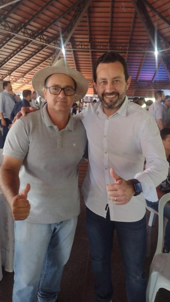 Leandro Félix junto com Sidrack na foto