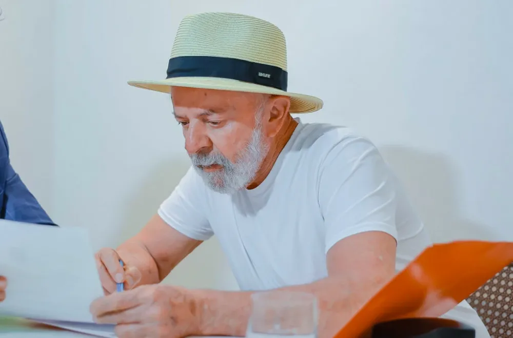 Na foto o pai da desinformação 
